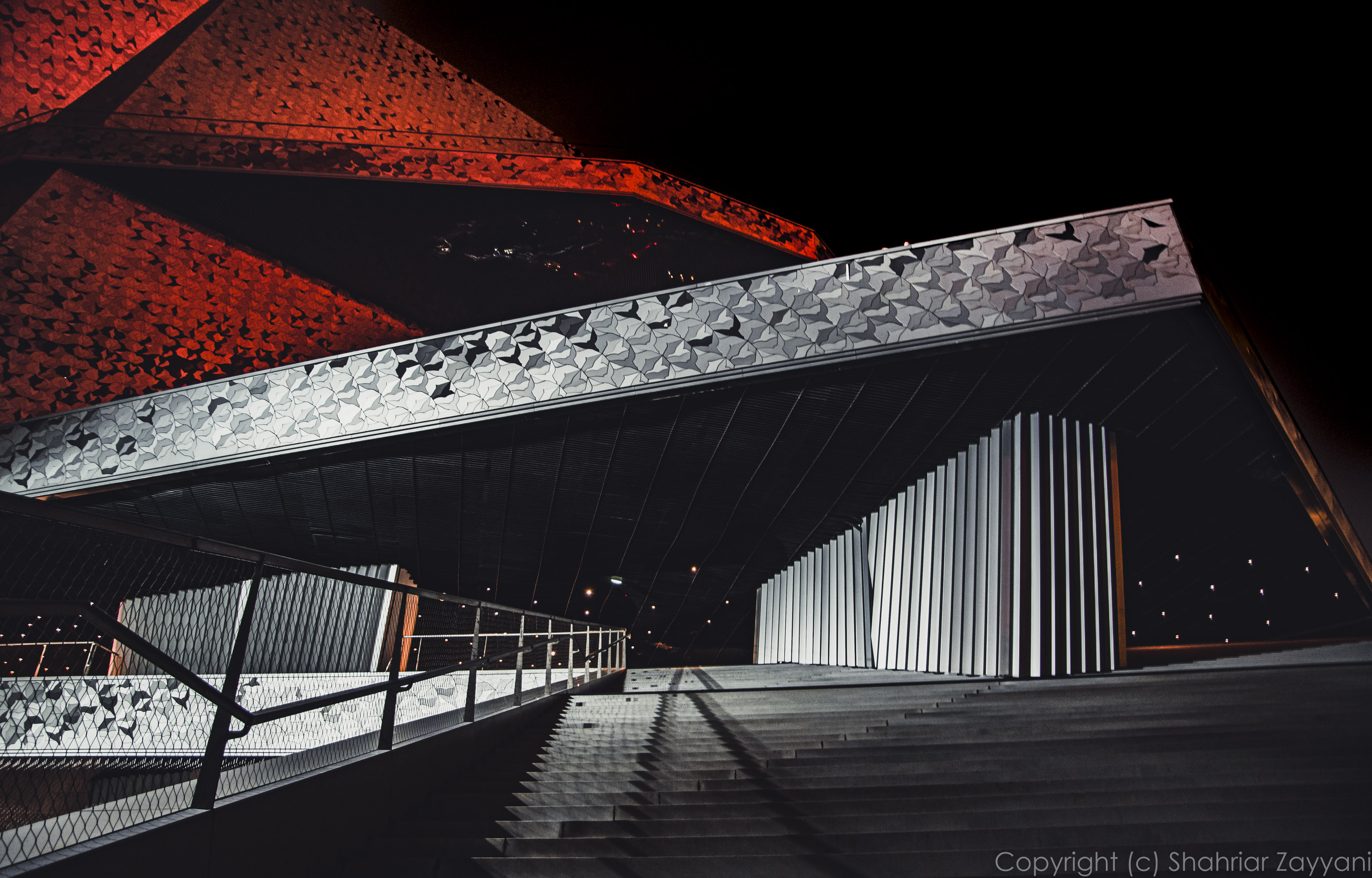 Philharmonie de Paris || f/3.5 || 1/6s || ISO640 || 16 mm || Nikon D7200 || 2021 || (c) Shahriar Zayyani